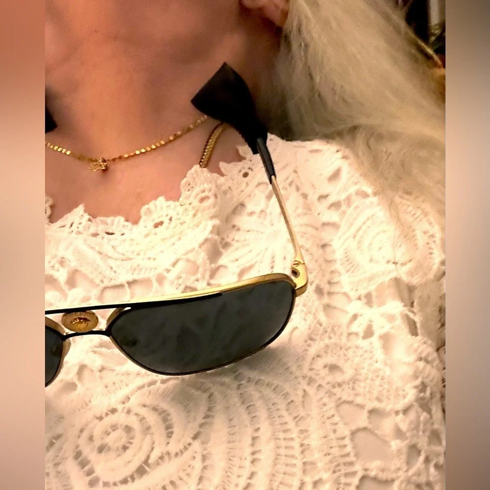 🔥VERSACE AUTH SUNGLASSES WITH ATTACHMENTS TO HANG OFF NECK FULL INCLUSION